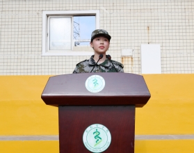 新生代表、医学信息学院汪星宇同学发言 新生代表、医学信息学院汪星宇同学发言